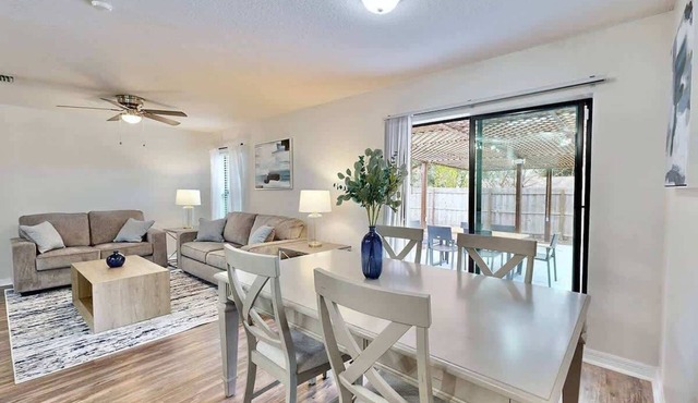 Brooksville Retreat! 3 Bed, 2 Bath!
