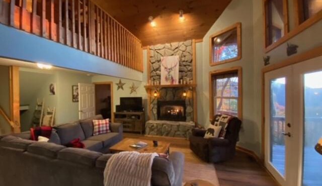 Cabin with incredible view Blue Ridge Parkway