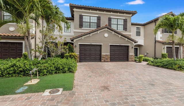 Casa de Maggie - Peaceful, Updated 3 Bedroom townhome in Quiet Neighborhood