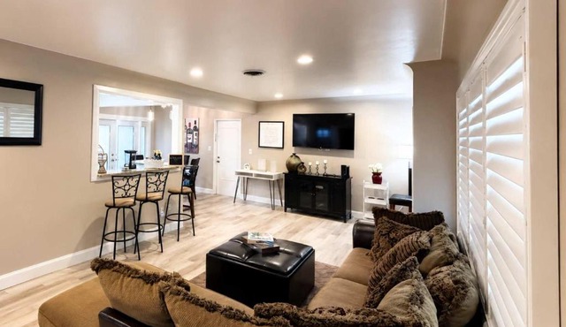 Casa Esquina - St Pete - Near Beaches & Downtown