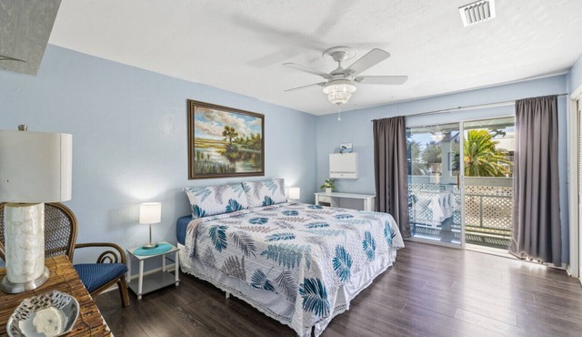 Cedar Key Seaspray Getaway