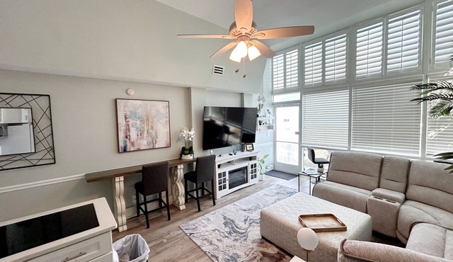 Charming 1-bedroom condo in fabulous Daytona Beach with WiFi, fitness room