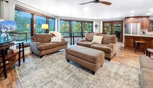 Charming Mountain Escape near Lake Cascade