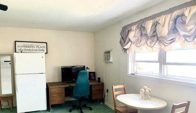 Charming Studio Downtown Kitchener