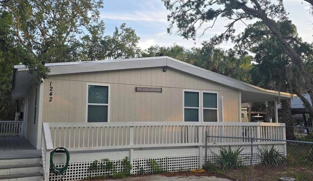 Clambassador Cottage