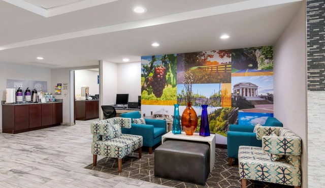 Clarion Pointe Charlottesville