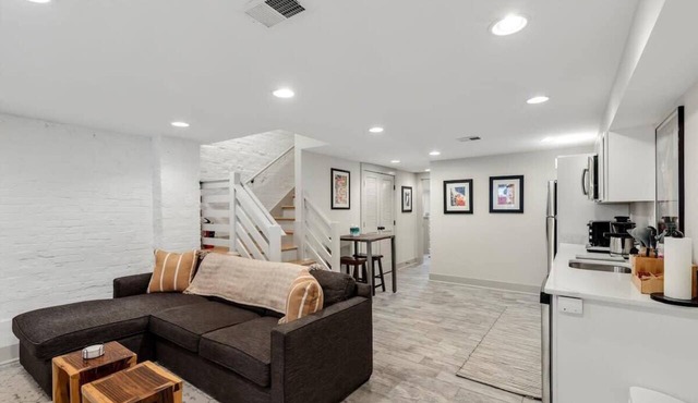 Classy Central DC/Bloomingdale 1-BR Getaway