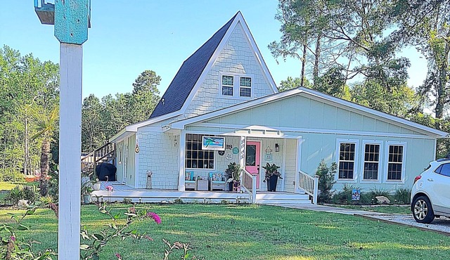 Clean, quiet & cozy aprtmnt located Sunset Beach NC close to golf, food, beaches