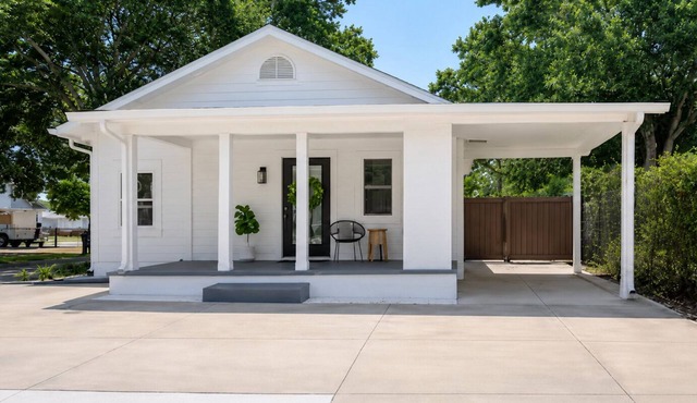 Coastal 2BR Retreat Near Beach & Downtown