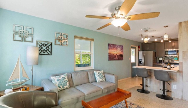 Coastal Beach House · Steps to Gulfport Beach