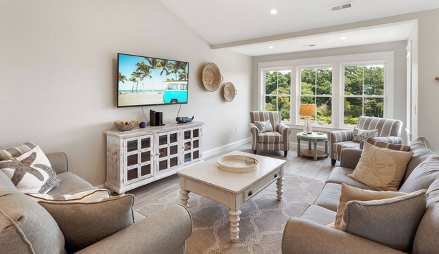 Coastal family escape w/beach access & pool