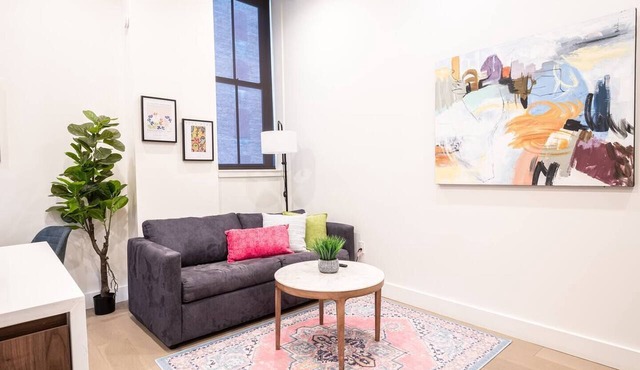 Colorful 1 BR Walk to Penn Station-Great Location