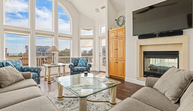 Comedy Central: Semi-Oceanfront, Close to Beach Access, Private Pool