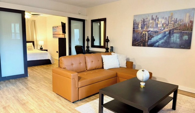 Comfy 1 Bedroom Escape Near Downtown Tampa