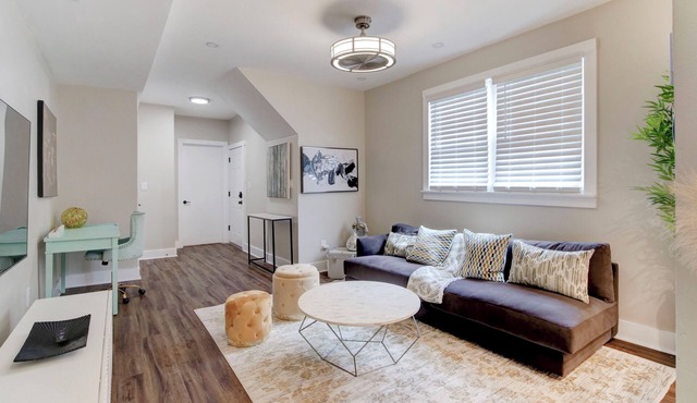 Comfy Bright Peaceful 1BR - Minutes to NYC