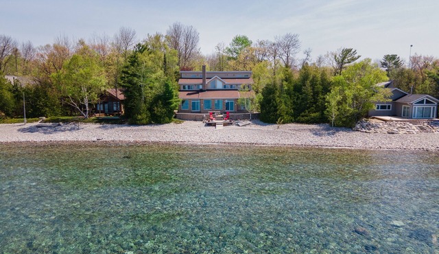 Cottage tiny heaven.