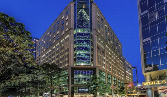 Courtyard by Marriott Charlotte City Center