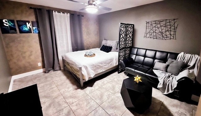 Cozy 1-bedroom apartment with kitchen, AC, WiFi, located 25 minutes from Disney