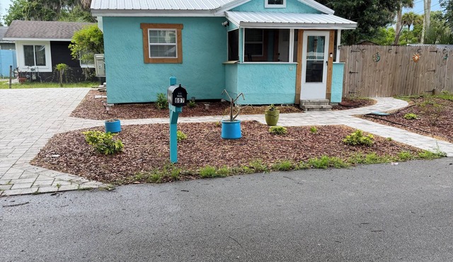 Cozy 1-bedroom cottage in peaceful New Smyrna Beach, restful, can sleep 4