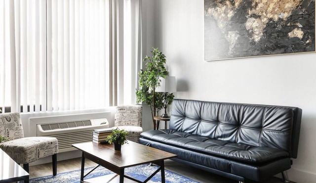 Cozy 1BR Next to Airport dsoz