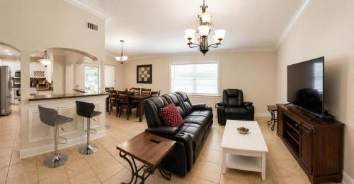 Cozy Family home 3B2B Residential area in Tampa