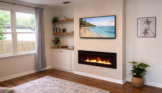 Cozy Home: Fire Pit+Pets: near Riverside+Downtown