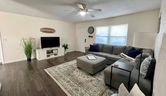 Cozy Quiet Home with Free Parking
