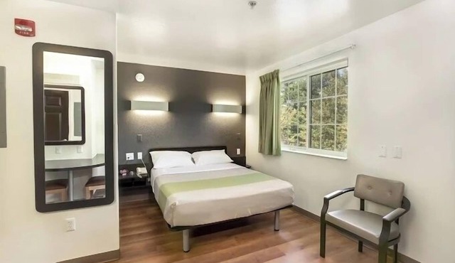 Cozy Suite Near Exit 9