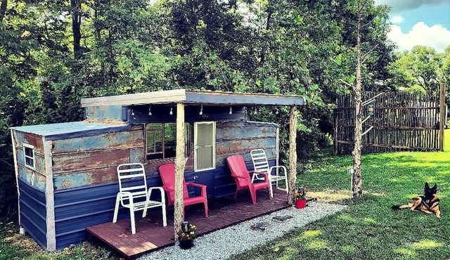 Cozy Tiny House on Working Farm, for Fun Glamping Trips in Kentucky