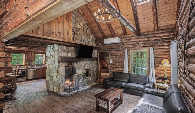 Creekfront Rustic Log Cabin