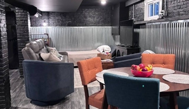 Cute, new, cozy 1-bedroom suite with private entrance and Hot Tub, close to NYC