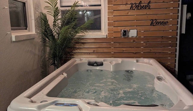 Daytona Beach Shores Retreat | Spa Walk to Beach Intracoastal Sunsets