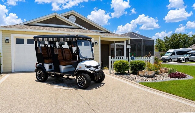 Denver Corner Villa | Stylish Lanai 4 Seater Front Facing Golf Cart Near Sawgrass & Eastport