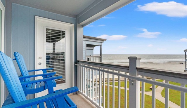 Discover your Ideal Getaway on Shore Drive in this Oceanview condo