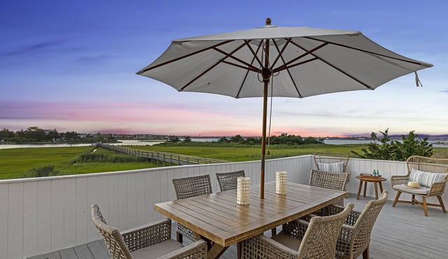 Dune Rd Westhampton Beach Village Waterfront Walk to Town
