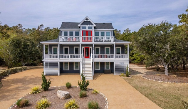 Easy beach access, private heated pool, Currituck Club amenities