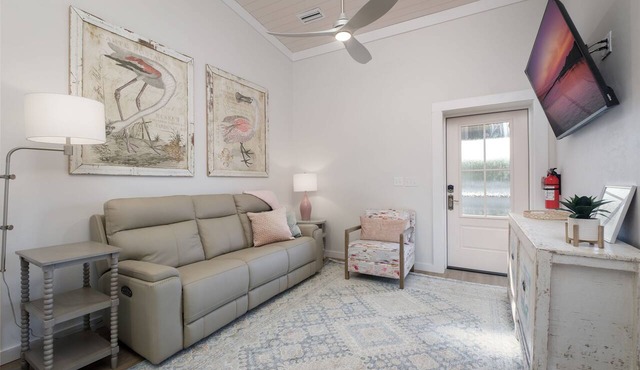 Eliza Offers Beauty and Comfort Downtown!