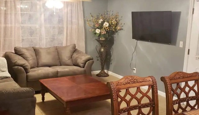 Emerald Family house. 2 minutes Downtown Mt Dora