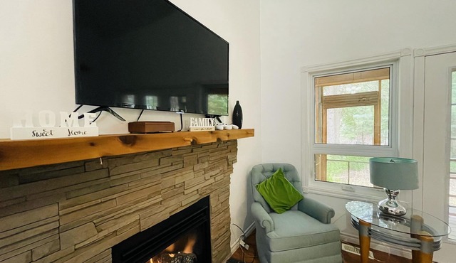 Entire Riverfront & Forest Family Cottage
