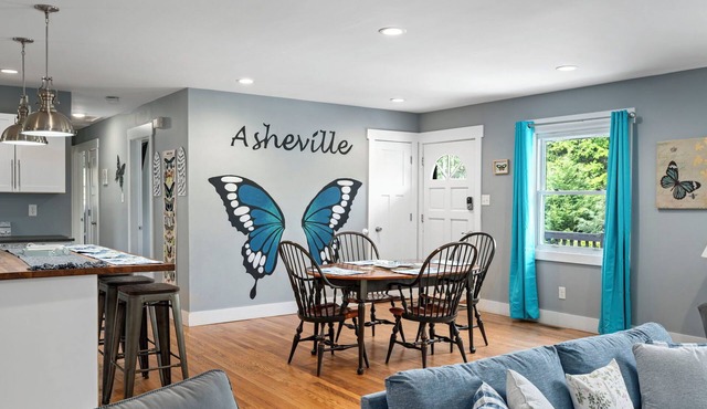 Fall Specials 3 Bd. House w/hot tub and arcade games
