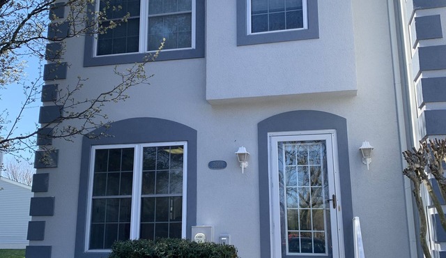 Family-Friendly Beachy Boho Townhouse: 3BR, 2.5 Bath, Pool, Close to Beach
