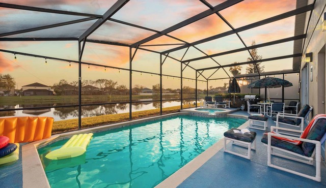 Family home near Disney w/pool & BBQ