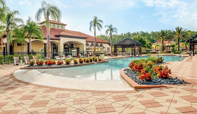 Family Home With Pool, BBQ & Cinema Near Disney