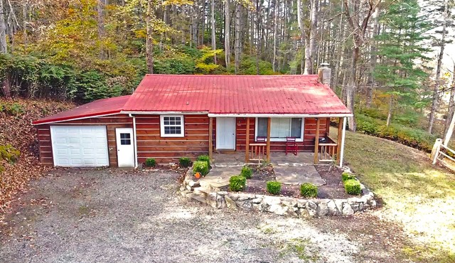 Fox Den - 3 Bedroom/2 Bath Vacation Rental