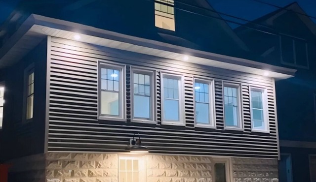 Fully Renovated 6-bedroom House in the Heart of Beach Haven