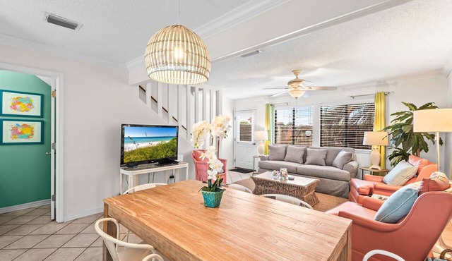 🌊🌴Geaux Coastal | Charming 2BR Home | Steps to Private Beach Access