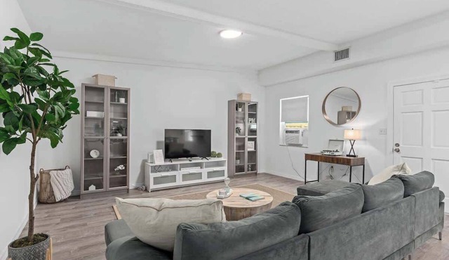 Gorgeous Mount Dora Haven: Stylish 3BR Retreat