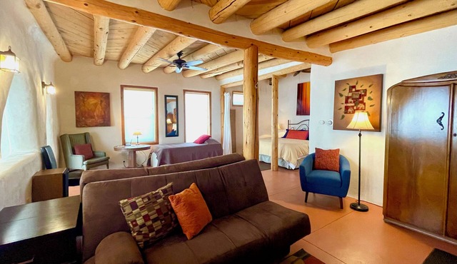 Gorgeous, Romantic Adobe Home between Taos & Ojo Caliente Spa! in Carson