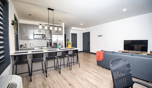 Great Location-20 Mins to NYC-Free Indoor Parking