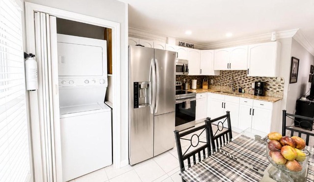 Guest Apartment 2B 1B by Citrus Park mall area